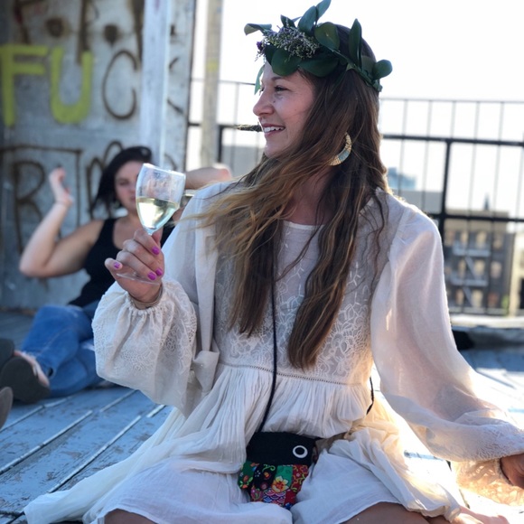 Meet your Posher, Megan - Picture 1 of 2